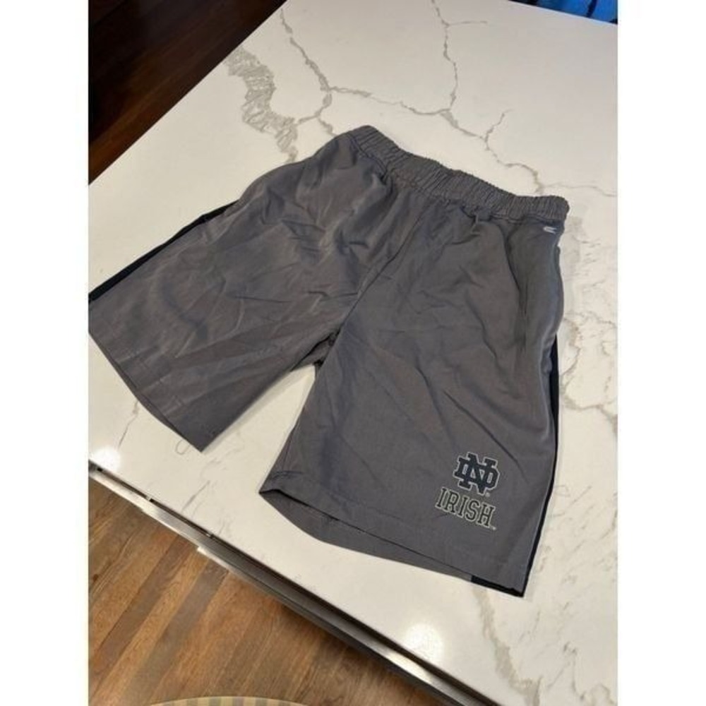 COLOSSEUM NOTRE DAME FIGHTING IRISH MENS CHARCOAL LIQUID METAL SHORTS size small